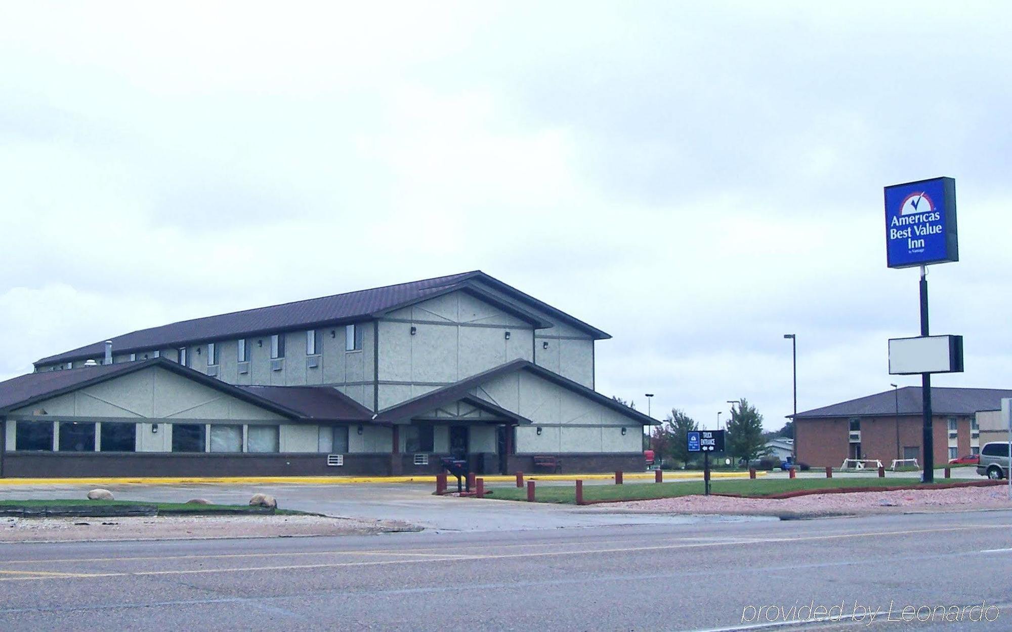 Le Mars Inn And Suites Exterior photo