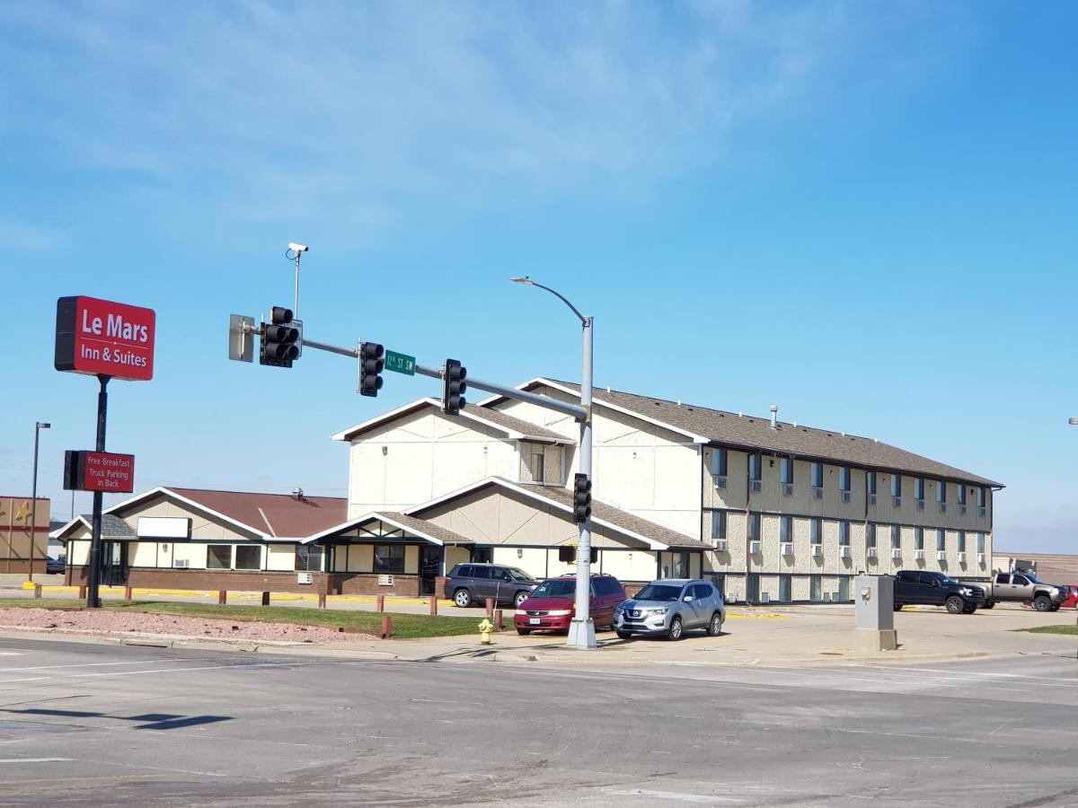 Le Mars Inn And Suites Exterior photo